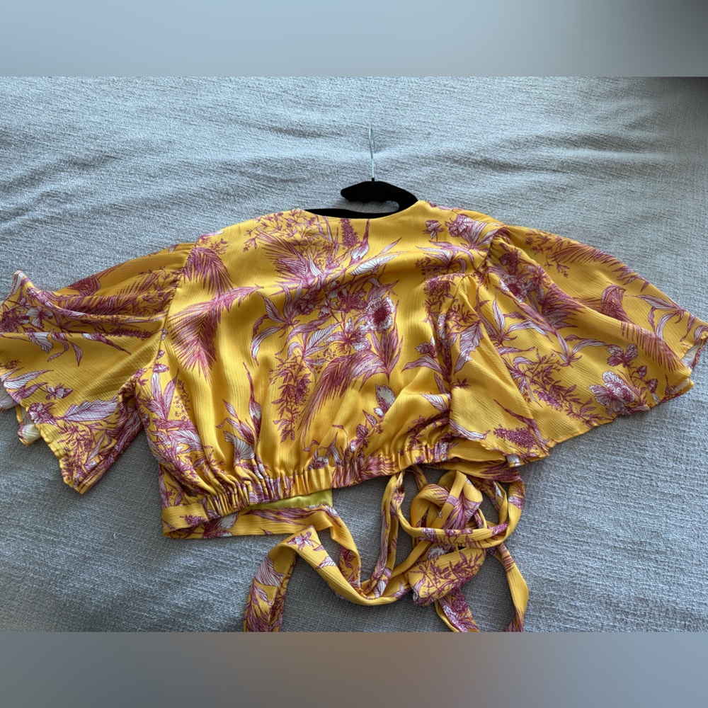 Gold and mauve Alexis crop, wrap top. Size 2. Plunging neckline. - Picture 6 of 7
